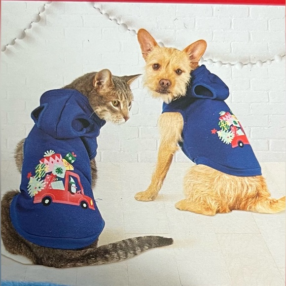 Other - NWT Dog Cat Christmas Holiday cold weather hoodie Size Medium